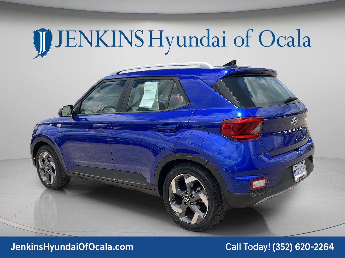 Certified 2022 Hyundai Venue SEL w/ Cargo Package FWD image 5