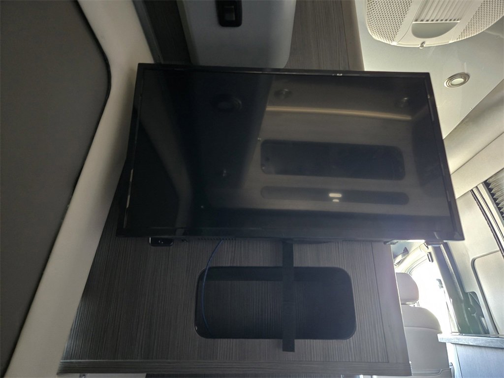 Used 2021 Mercedes-Benz Sprinter 144 Cargo image 20