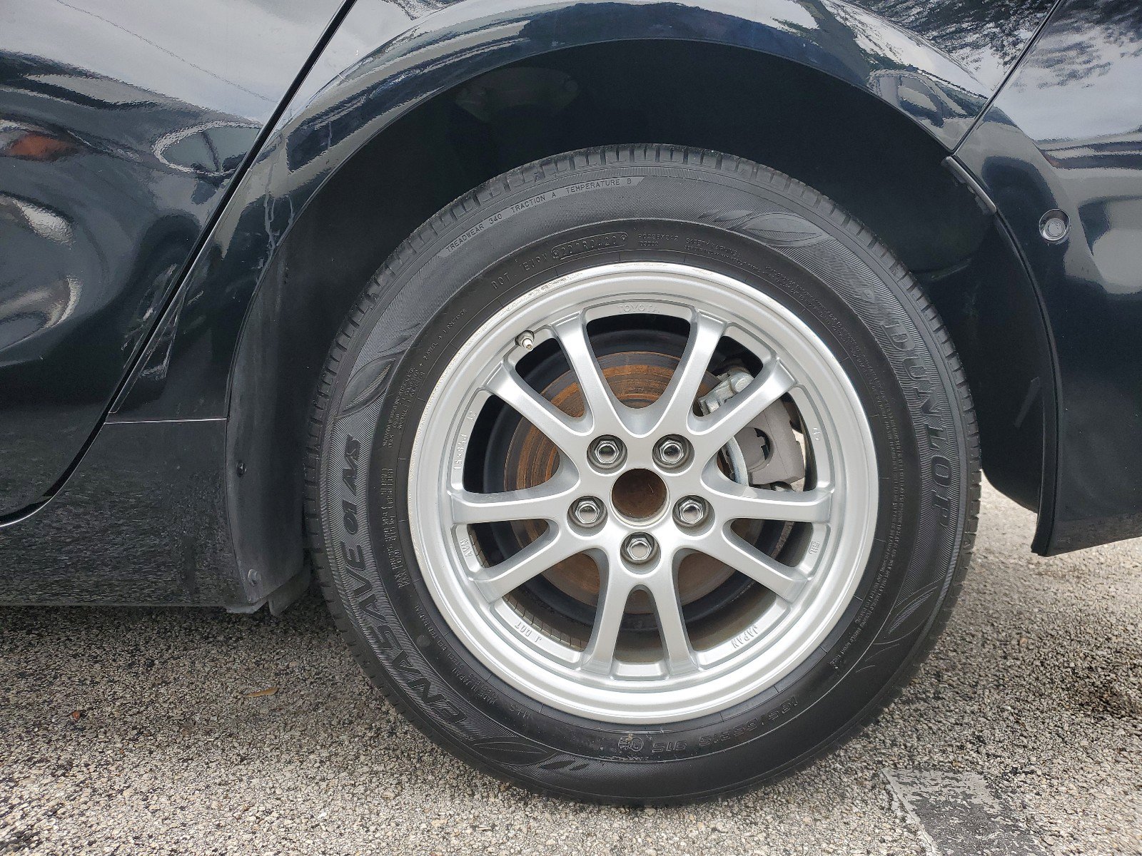 Used 2020 Toyota Prius LE image 28