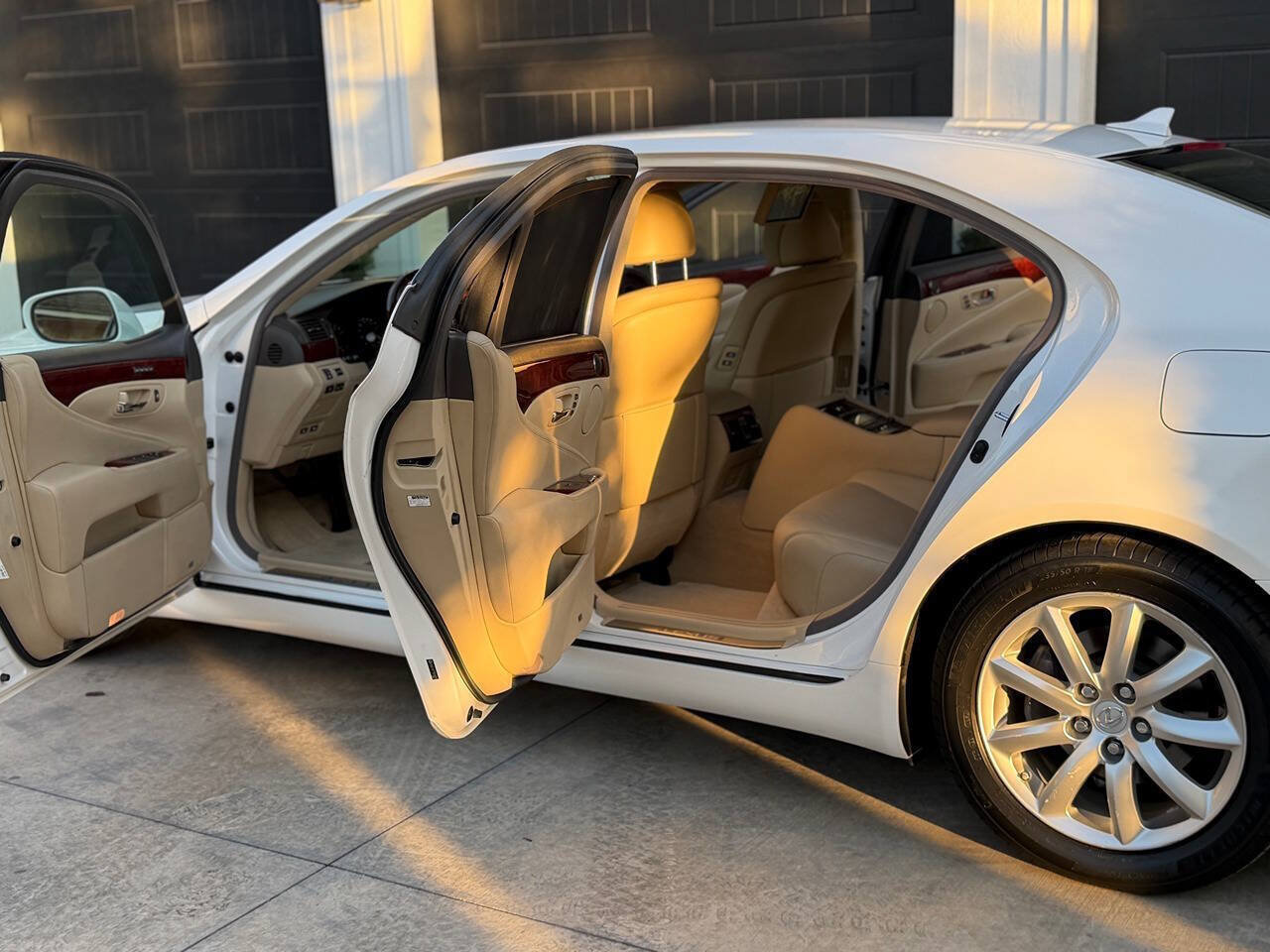 Used 2007 Lexus LS 460 L RWD image 58