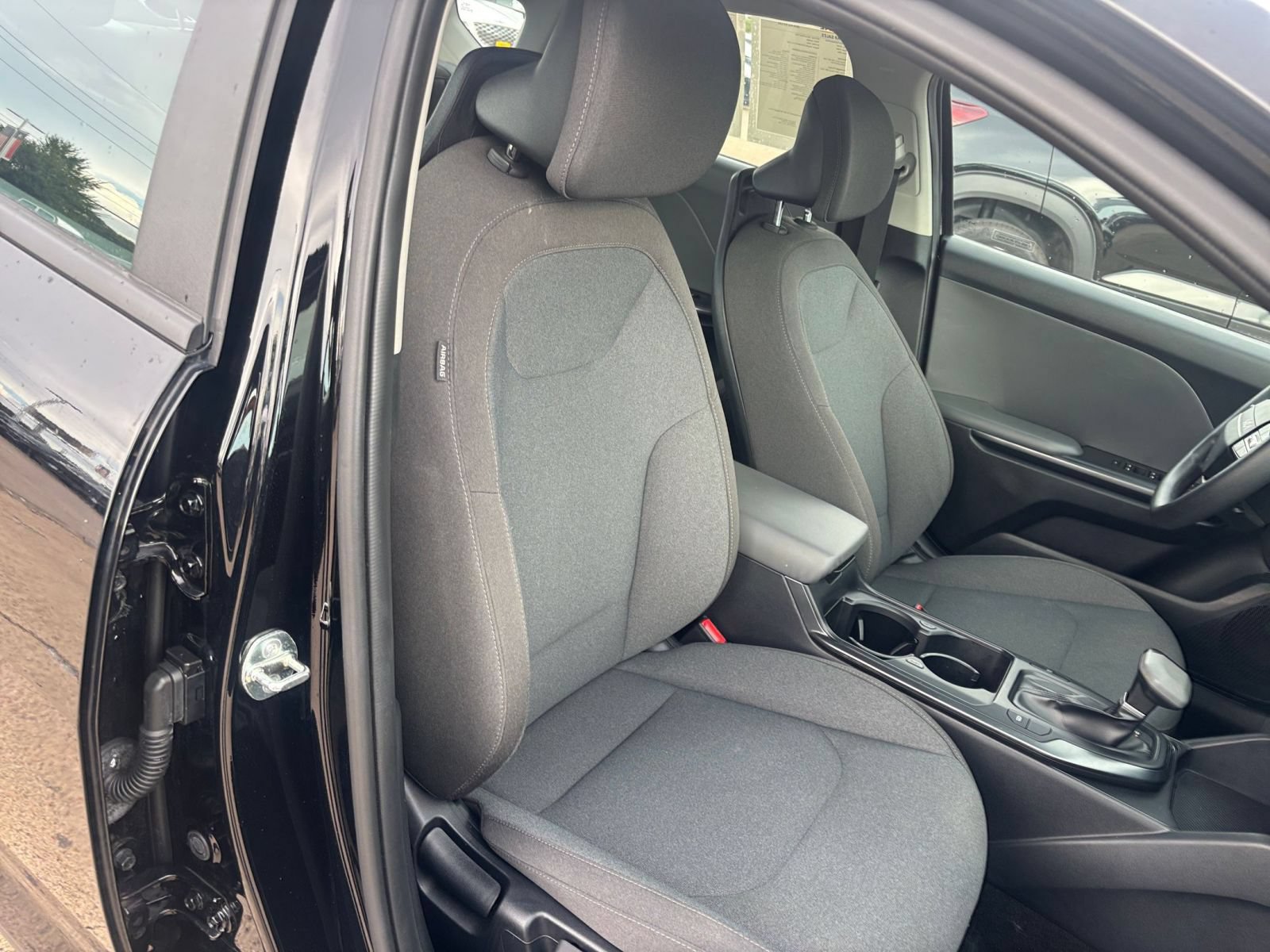 Used 2025 Kia K4 FWD image 34