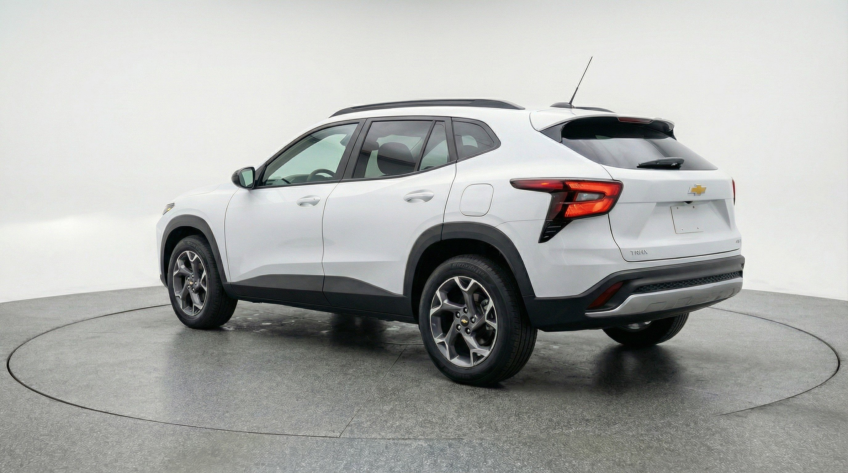 Used 2025 Chevrolet Trax LT image 6