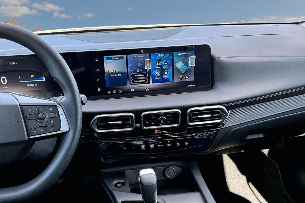 New 2027 Nissan Sentra SV w/ Floor Mat Package FWD image 6