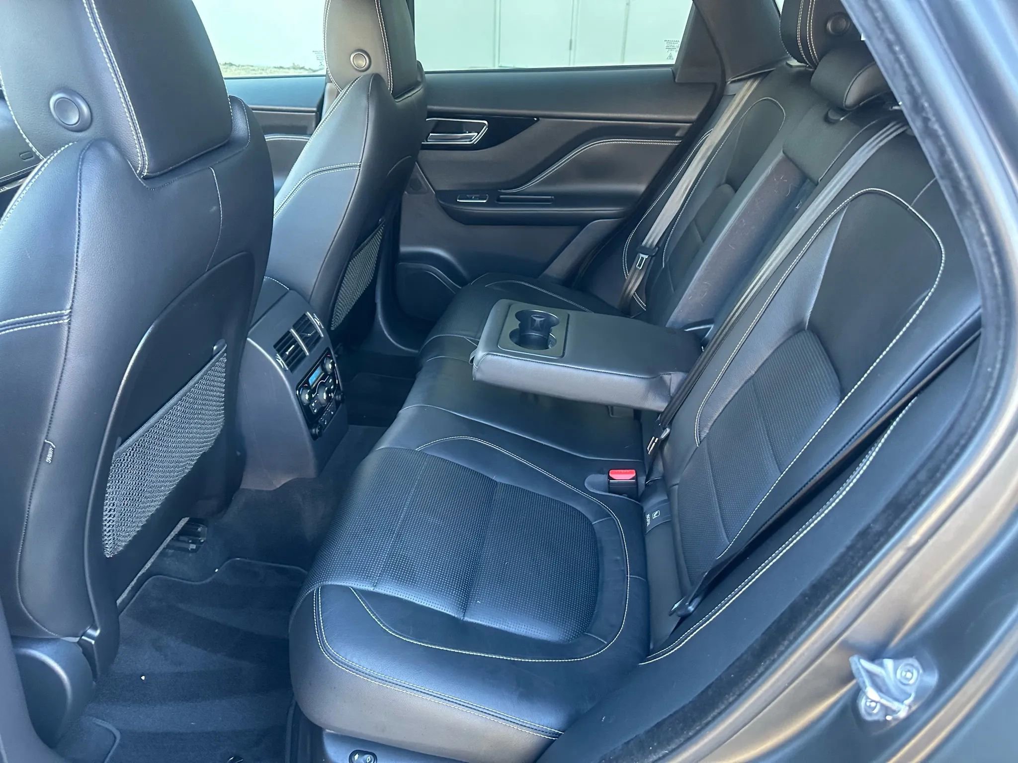 Used 2019 Jaguar F-PACE S AWD/4WD image 18