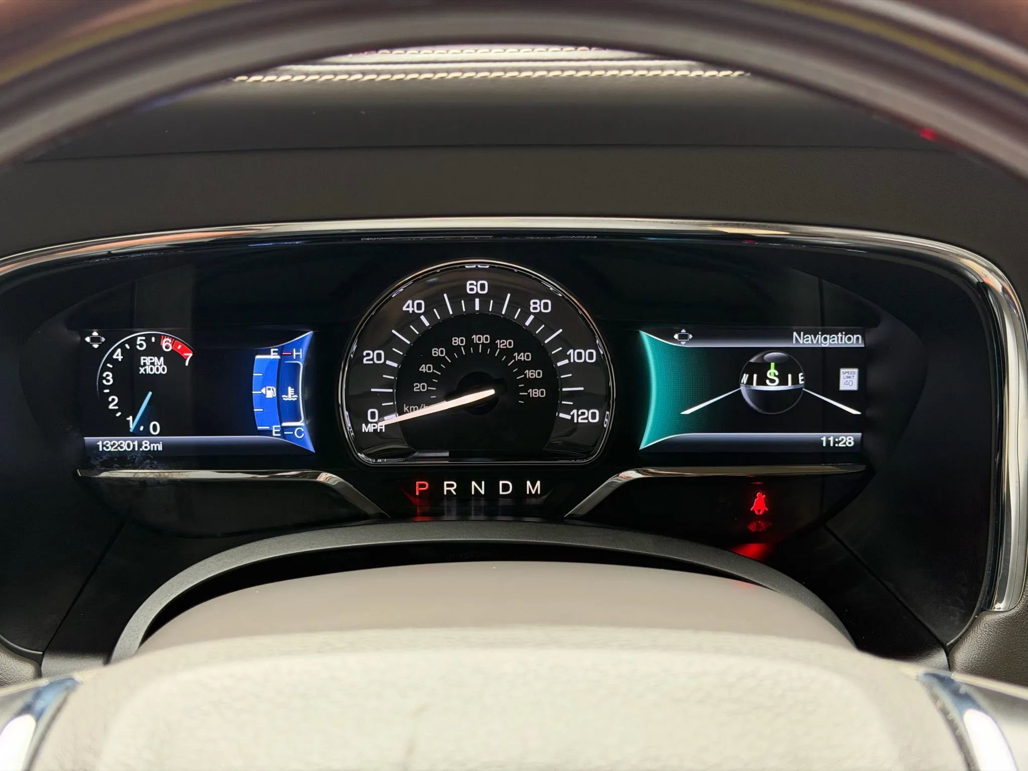 Used 2015 Lincoln Navigator L 4WD w/ Equipment Group 101A Reserve image 11