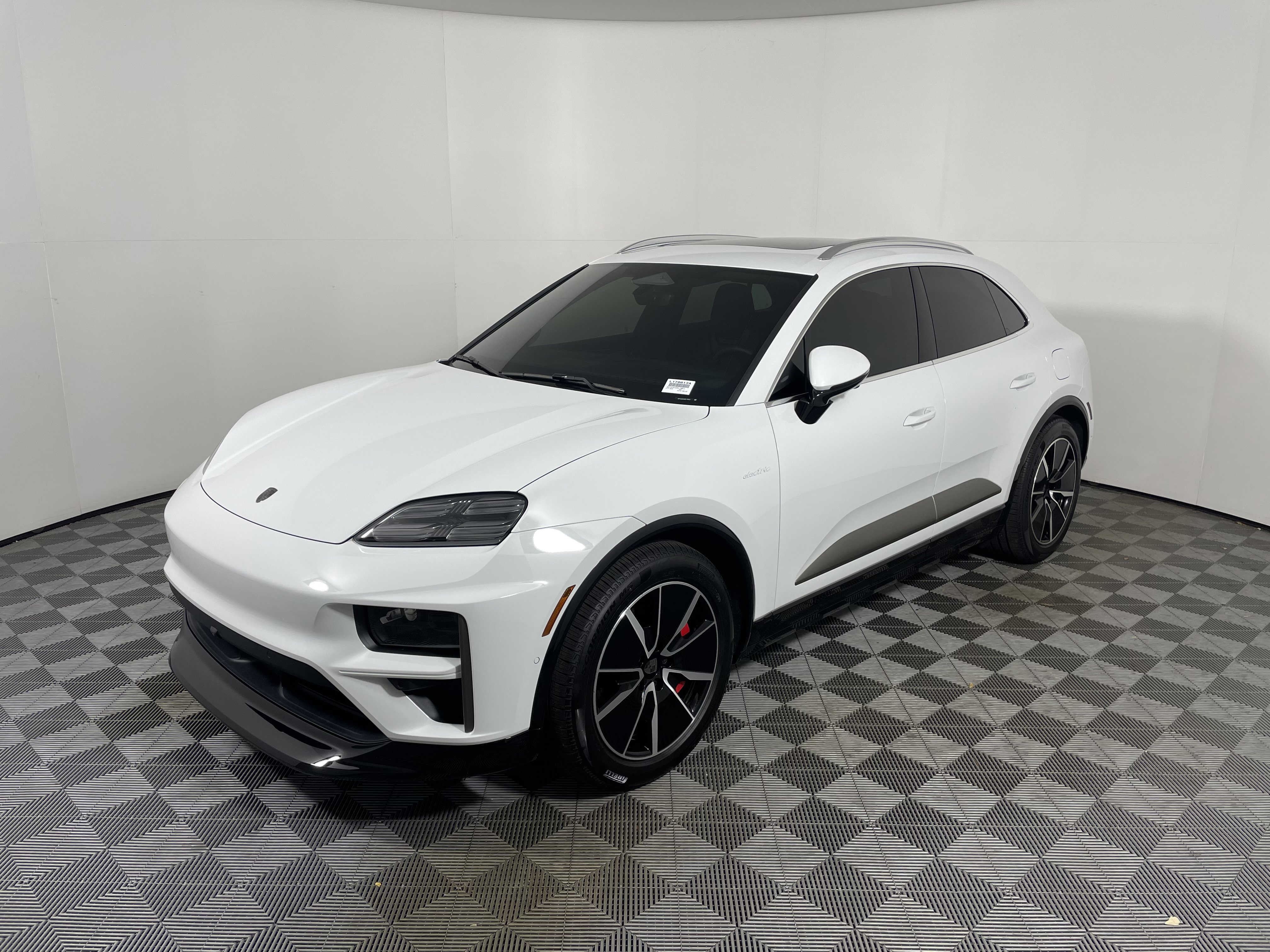 Certified 2025 Porsche Macan Turbo Electric image 11