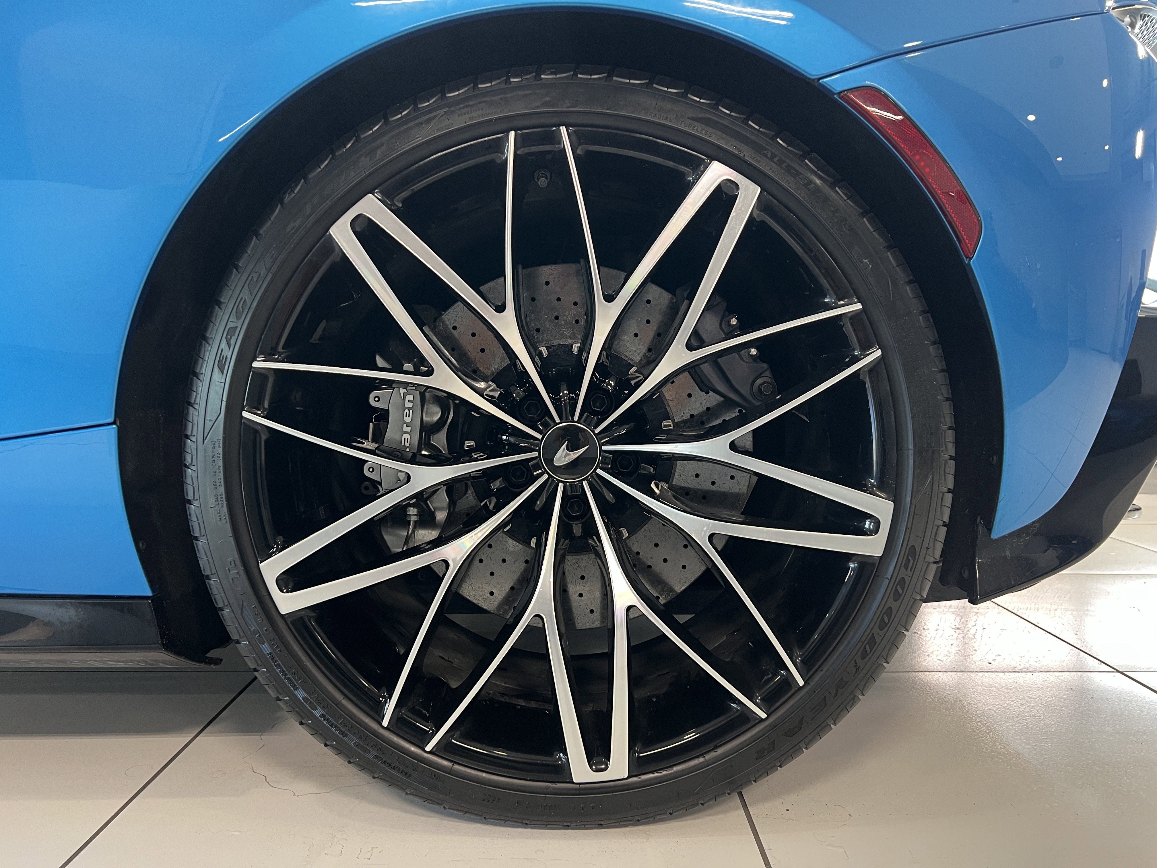 Used 2022 McLaren GT image 34