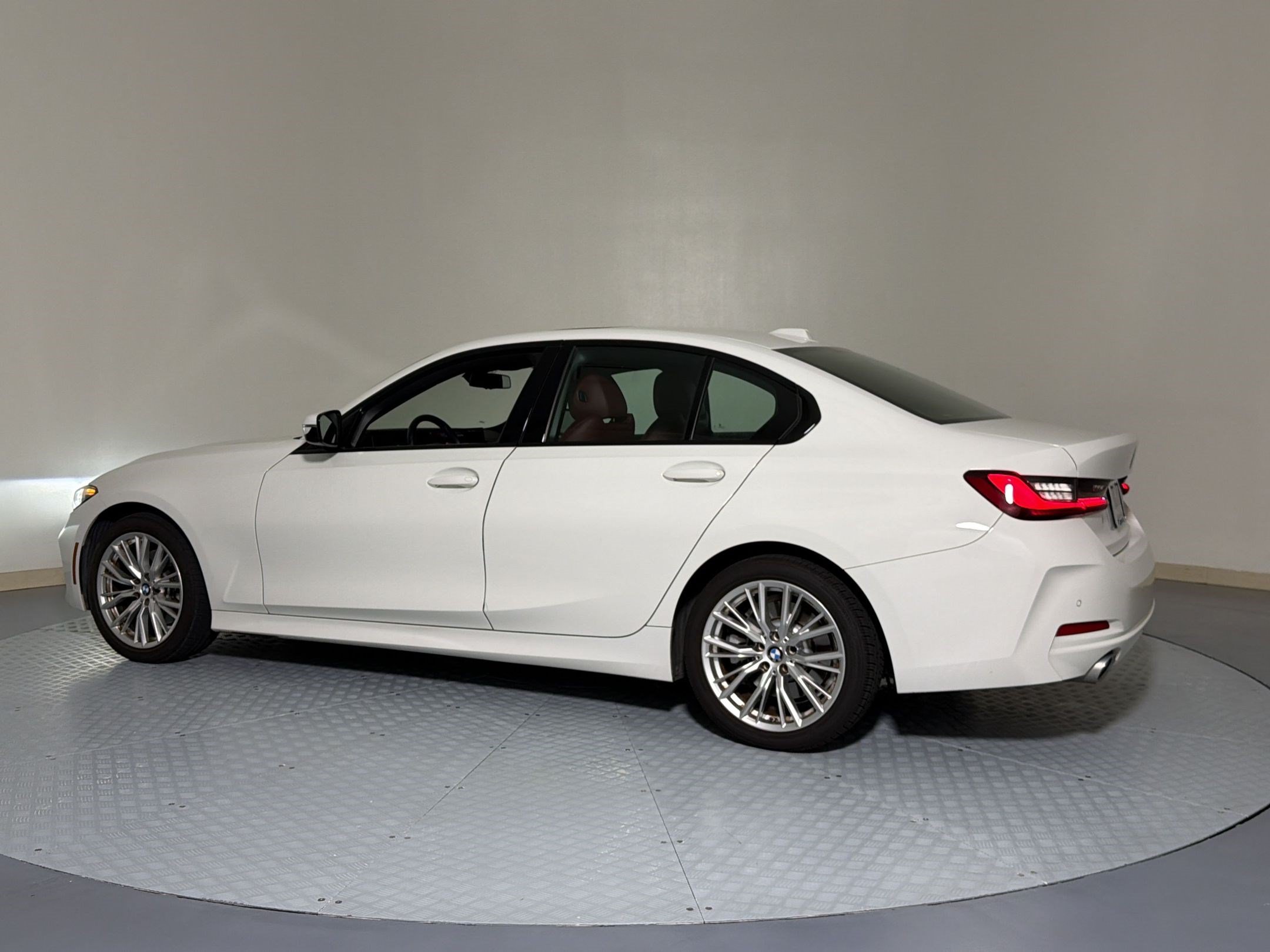 Certified 2023 BMW 330i Sedan w/ Driving Assistance Package RWD image 2