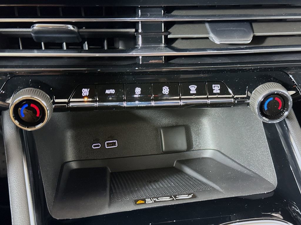 New 2026 Chevrolet Traverse LT w/ Enhanced Driving Package image 16