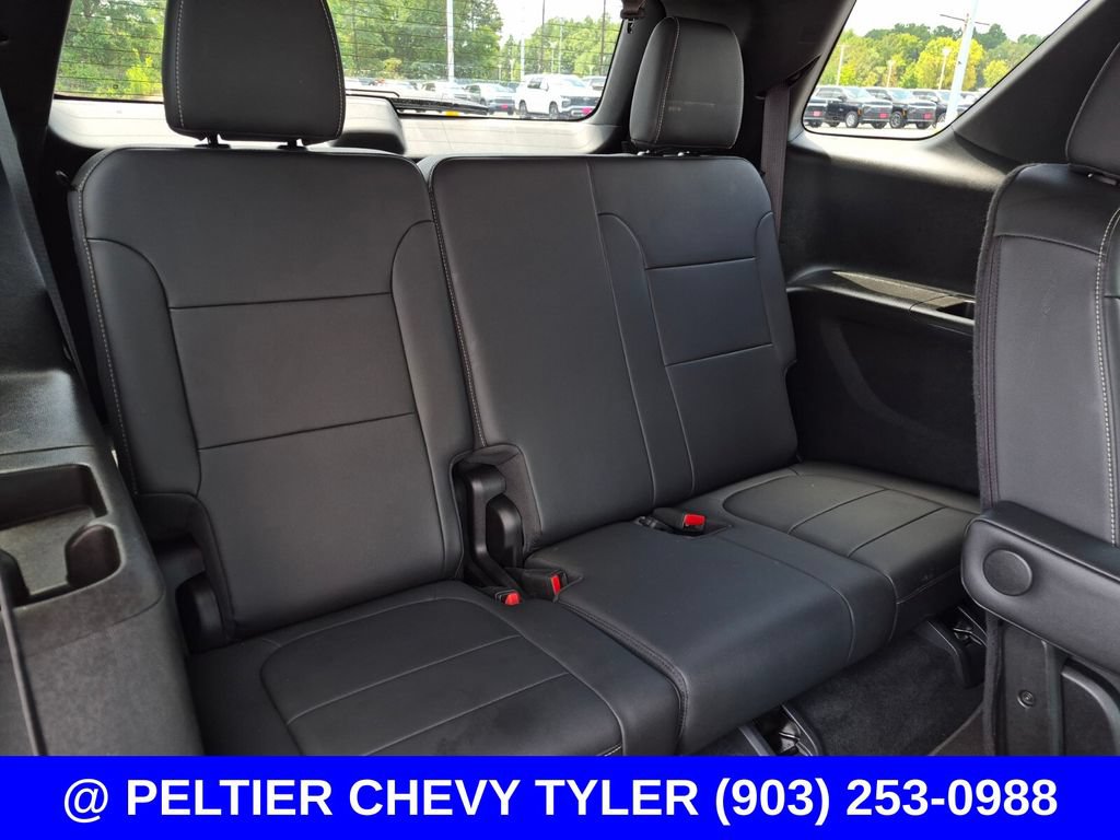 Used 2023 Chevrolet Traverse LT FWD image 18