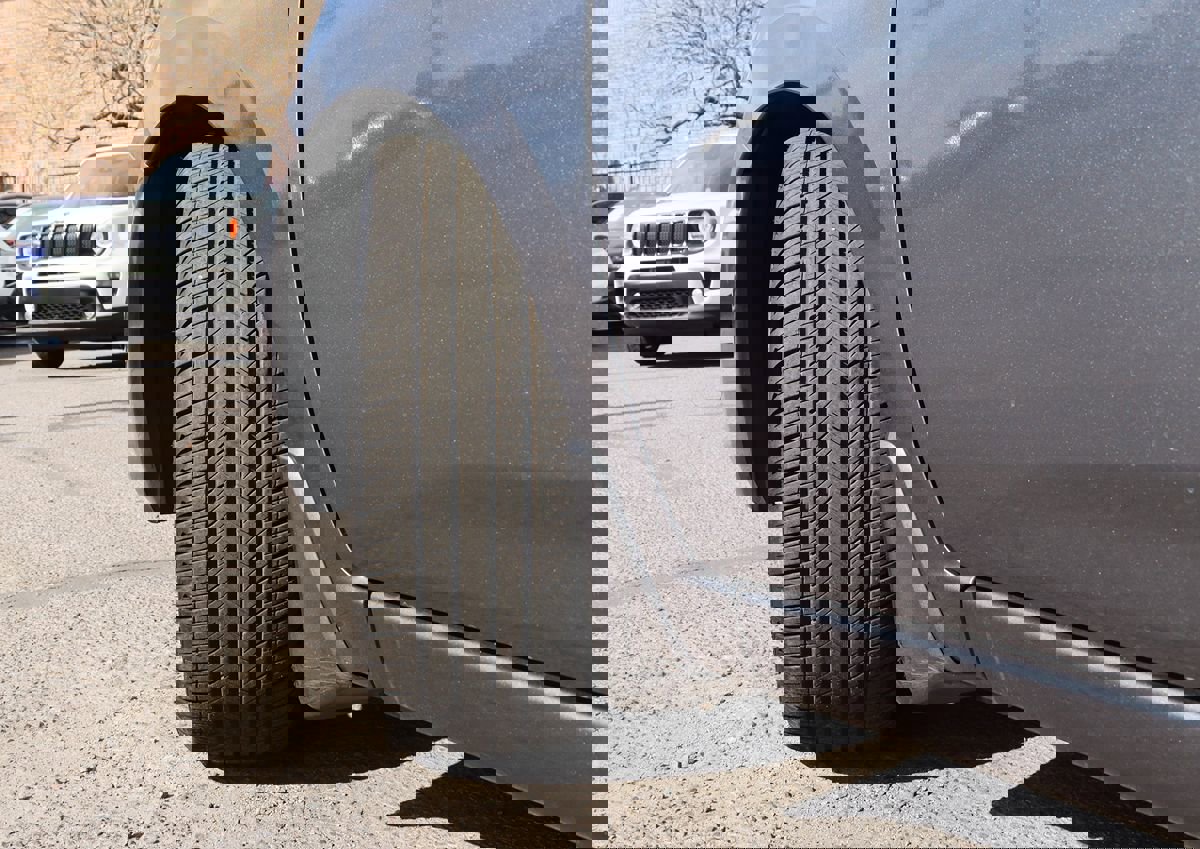 Used 2020 Nissan Versa SR w/ Electronics Package image 6