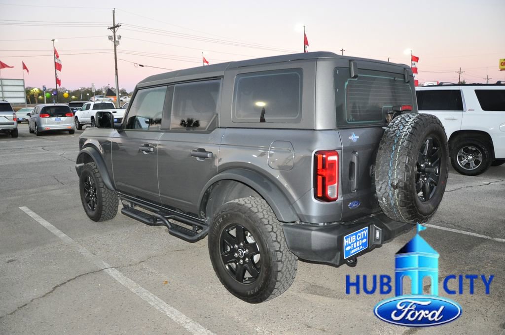 Used 2025 Ford Bronco 4-Door image 3