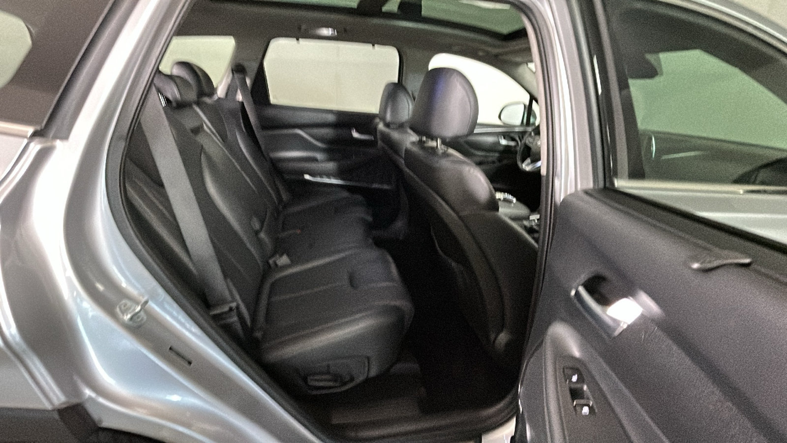 Used 2020 Hyundai Santa Fe Limited AWD/4WD image 35