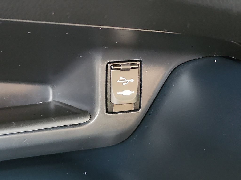 Used 2019 Toyota C-HR LE FWD image 18