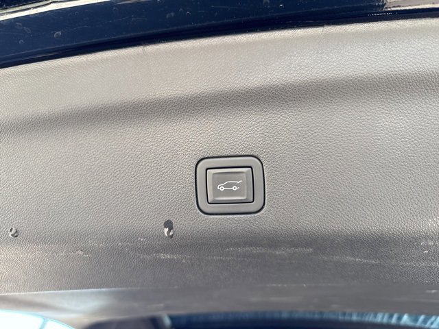 Certified 2024 Chevrolet Tahoe Z71 w/ Luxury Package image 11