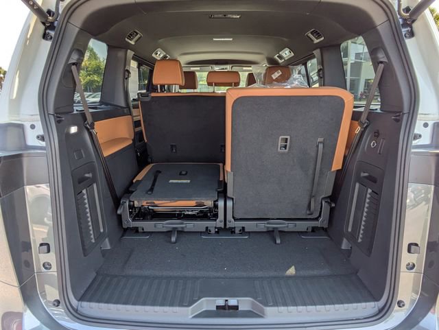 New 2025 Volkswagen ID. Buzz 1st Edition RWD image 13