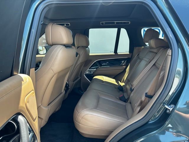 Used 2025 Land Rover Range Rover SE AWD/4WD image 8