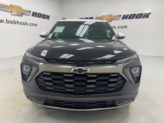 Used 2024 Chevrolet TrailBlazer ACTIV w/ Driver Confidence Package AWD/4WD image 2