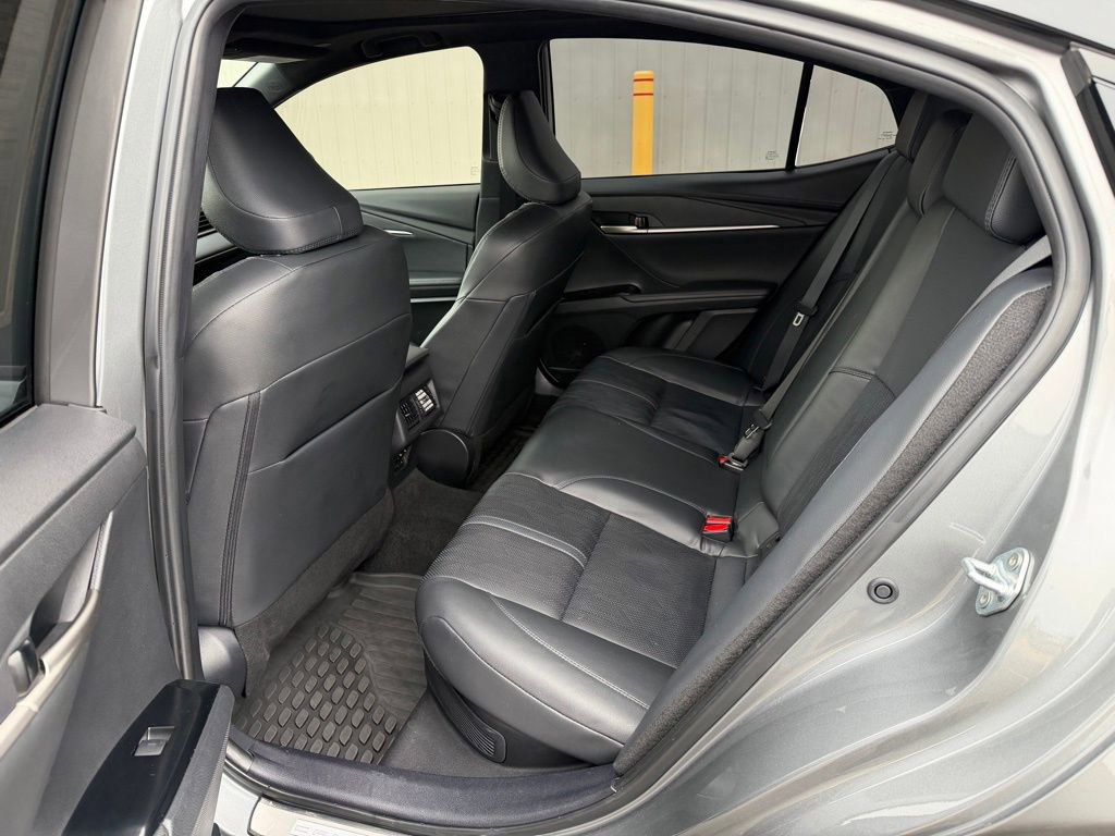 Used 2025 Toyota Camry XSE image 15