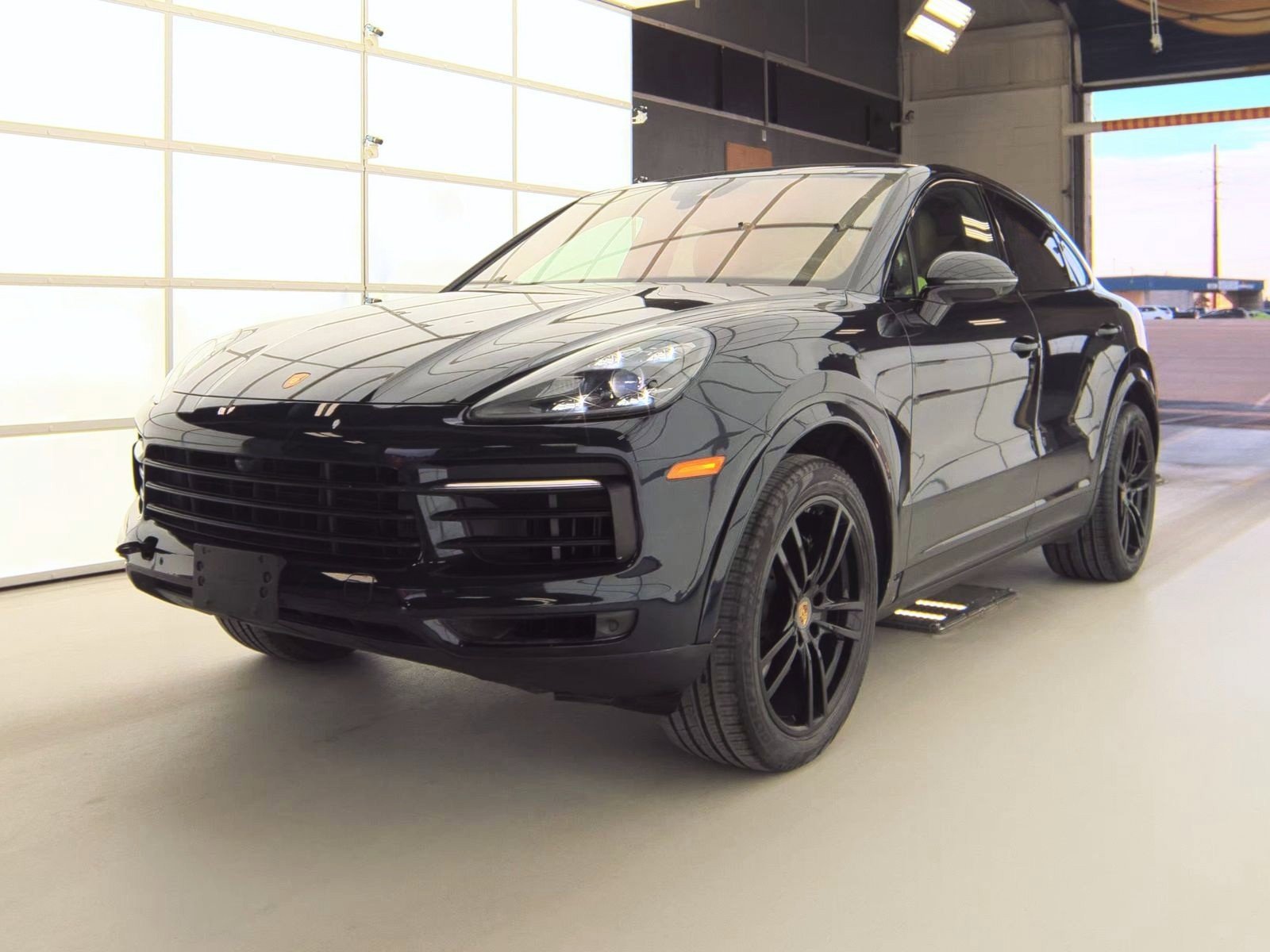 Used 2021 Porsche Cayenne S w/ Premium Package Plus image 2