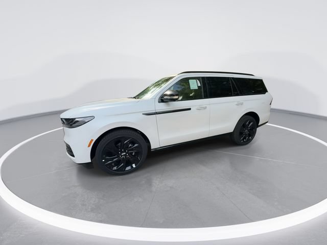 New 2027 Lincoln Navigator Reserve w/ Jet Appearance Package AWD/4WD image 4