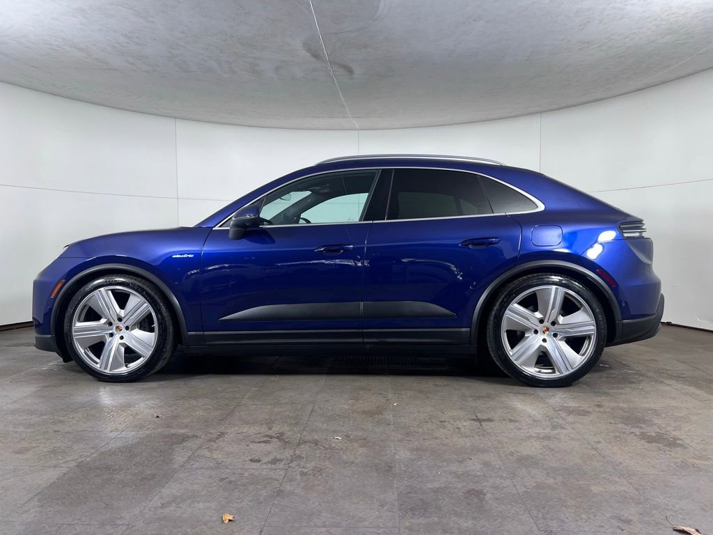 Certified 2024 Porsche Macan 4 Electric image 2