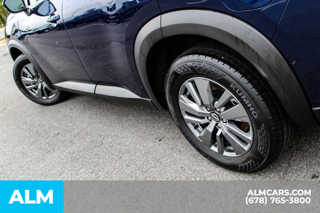 Used 2025 Nissan Pathfinder SV FWD image 14