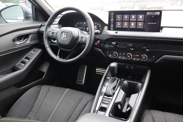 Used 2025 Honda Accord Sport image 11