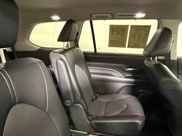 Used 2024 Toyota Grand Highlander XLE AWD/4WD image 42