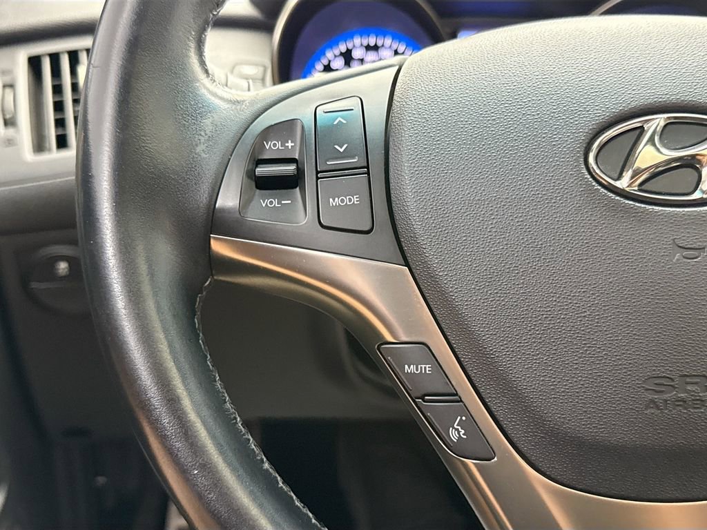 Used 2016 Hyundai Genesis Coupe 3.8 RWD image 11