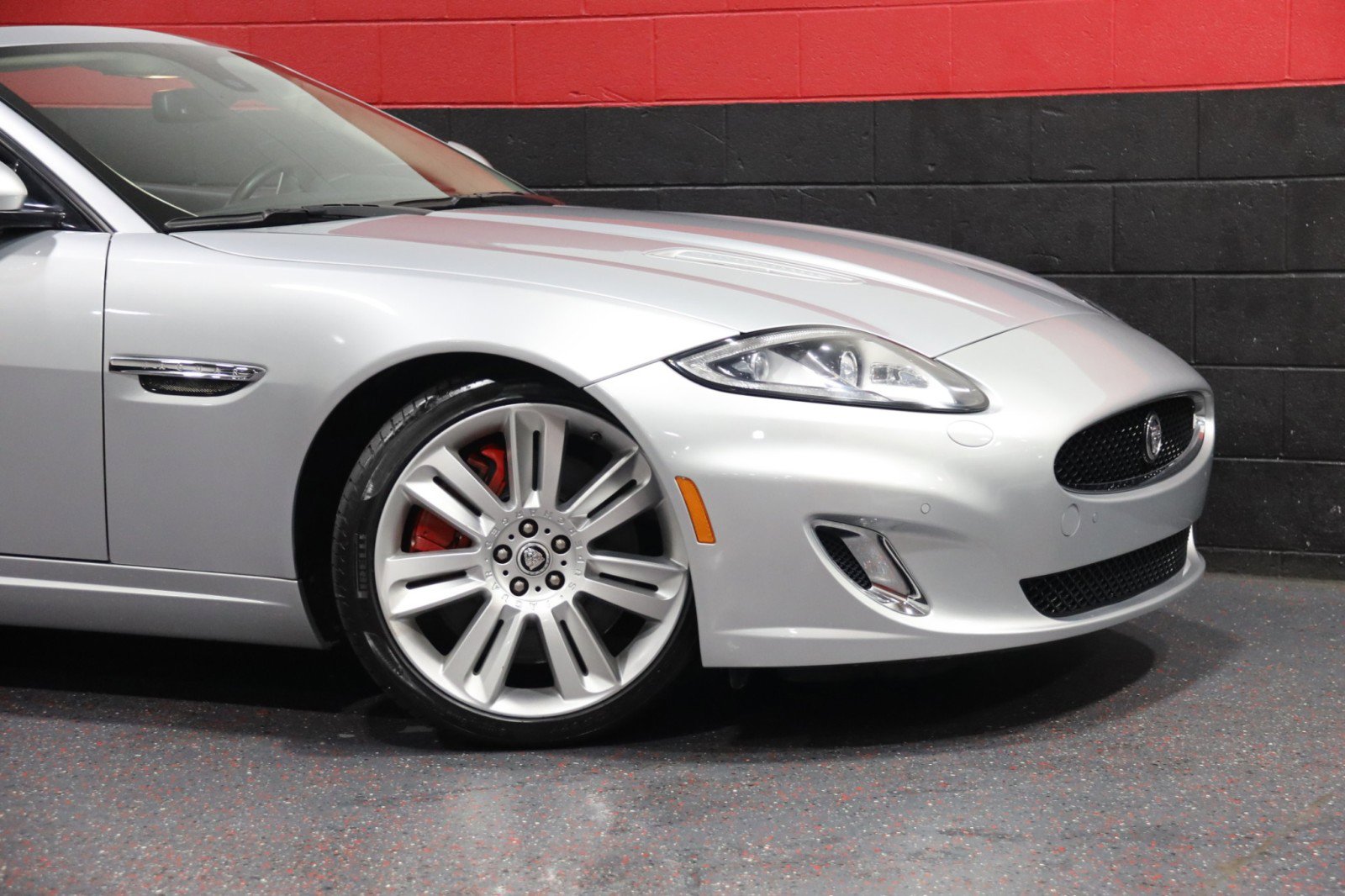 Used 2012 Jaguar XKR R image 3