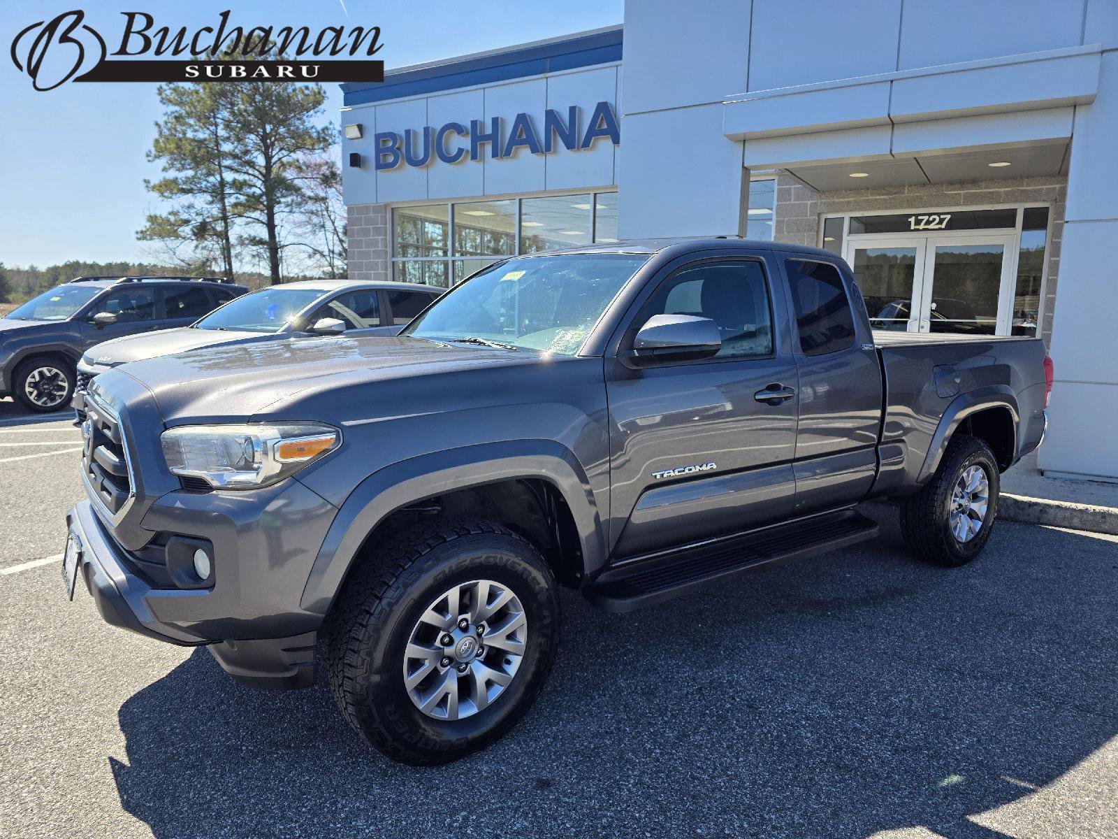 Used 2016 Toyota Tacoma SR5 w/ SR5 Appearance Package (SN) image 1