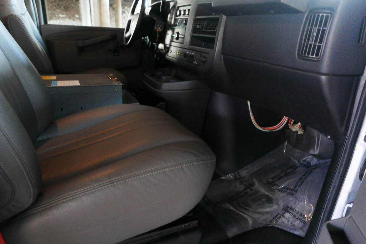 Used 2018 Chevrolet Express 2500 w/ Driver Convenience Package image 10