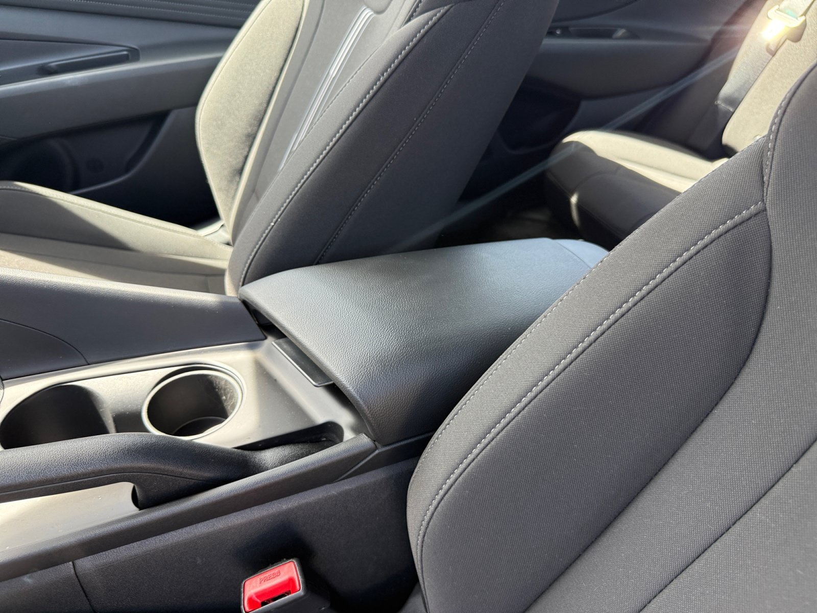 Certified 2025 Hyundai Elantra Sport FWD image 14