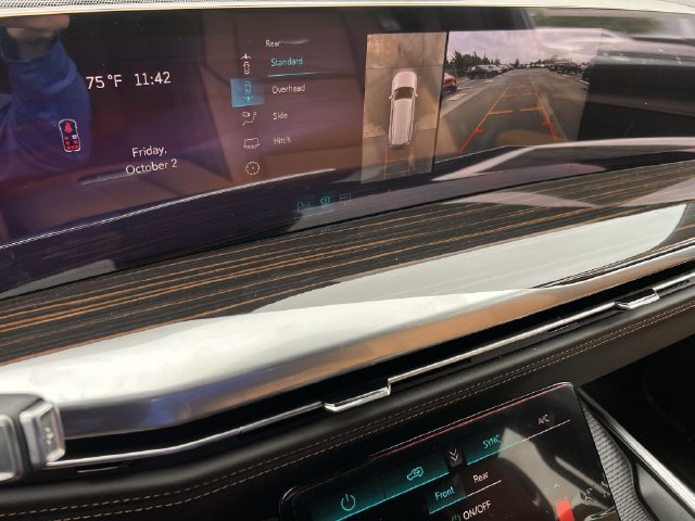 New 2027 Cadillac Escalade ESV Luxury AWD/4WD image 16