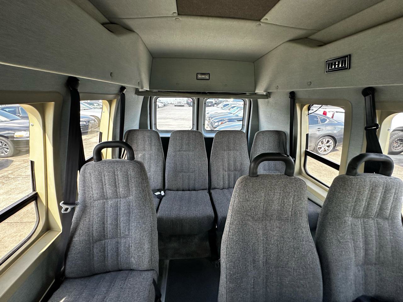 Used 2004 Ford E-250 and Econoline 250 Extended RWD image 40