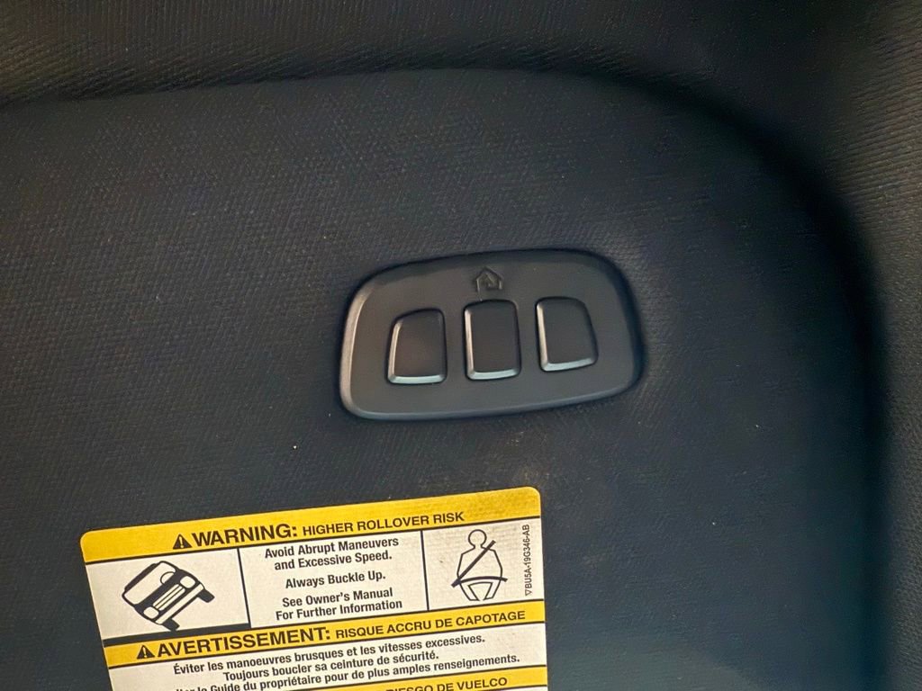 Used 2022 Ford F250 Lariat w/ Black Appearance Pkg image 37