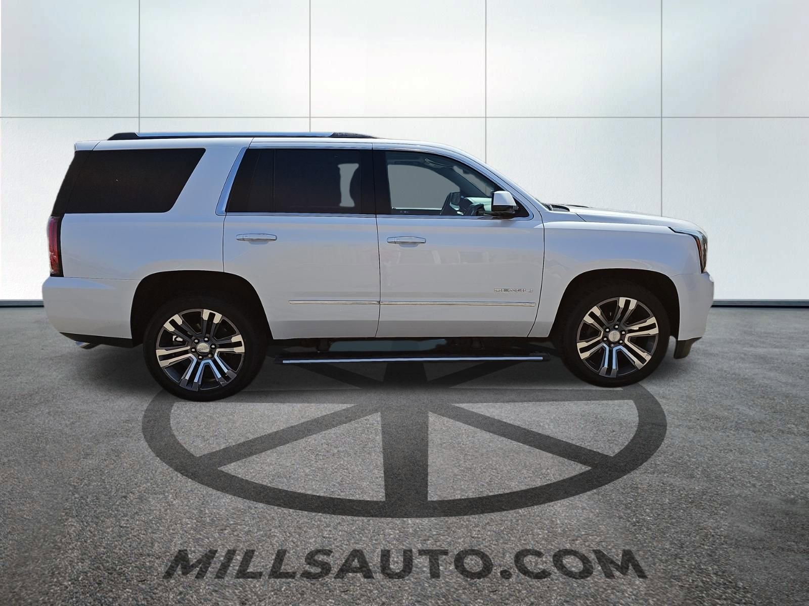 Used 2017 GMC Yukon Denali w/ Open Road Package AWD/4WD image 4