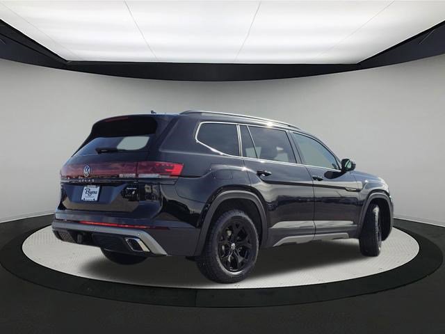 New 2026 Volkswagen Atlas Peak Edition image 7