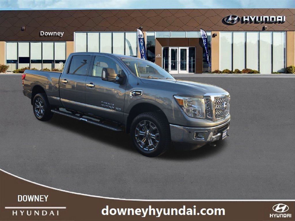 Used 2019 Nissan Titan SV w/ SV Convenience Package AWD/4WD image 7