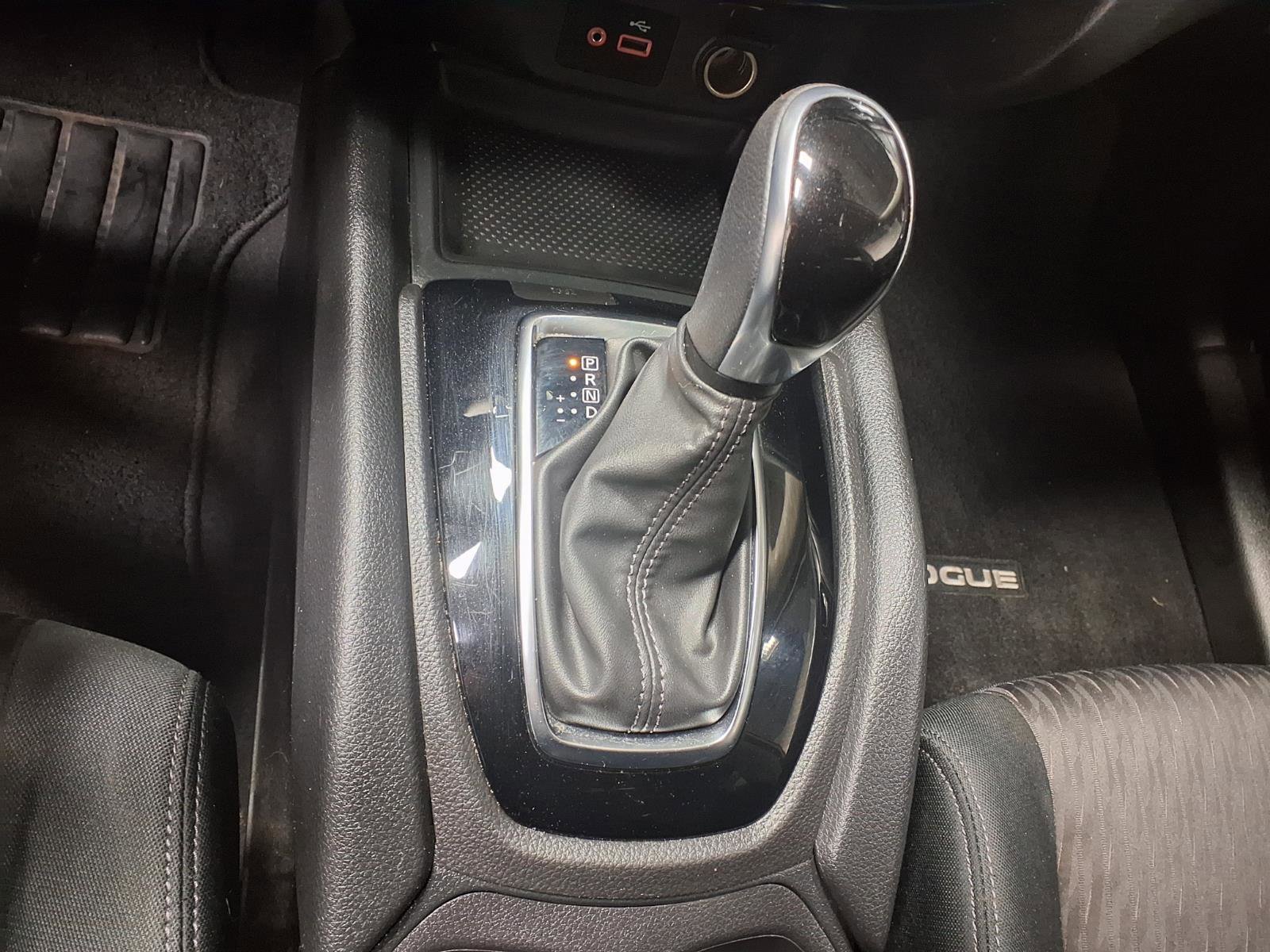 Used 2020 Nissan Rogue SV image 17