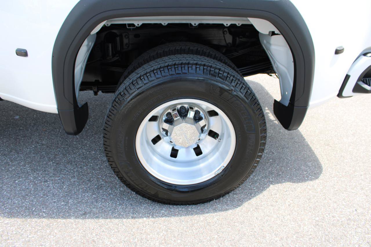 Used 2024 GMC Sierra 3500 Denali Ultimate AWD/4WD image 4