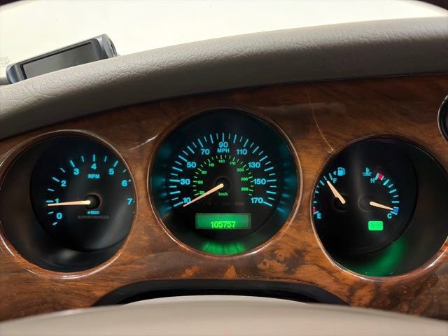 Used 2001 Jaguar XK8 Convertible image 21