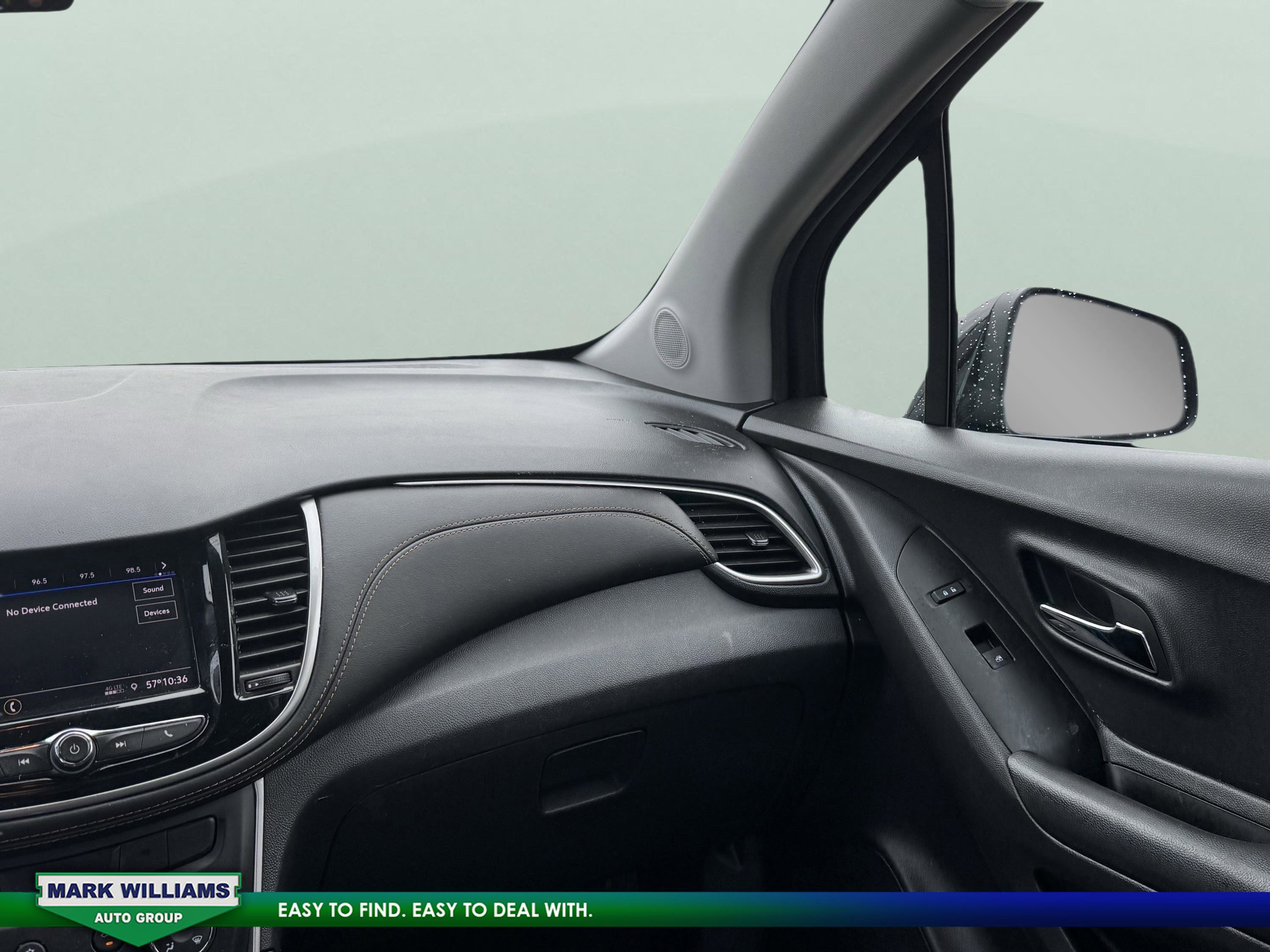 Used 2022 Chevrolet Trax LT w/ Midnight Edition image 12