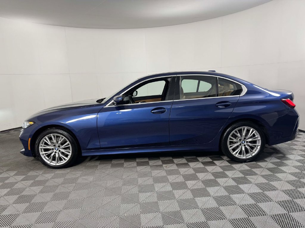 Used 2024 BMW 330i xDrive Sedan w/ Convenience Package AWD/4WD image 11