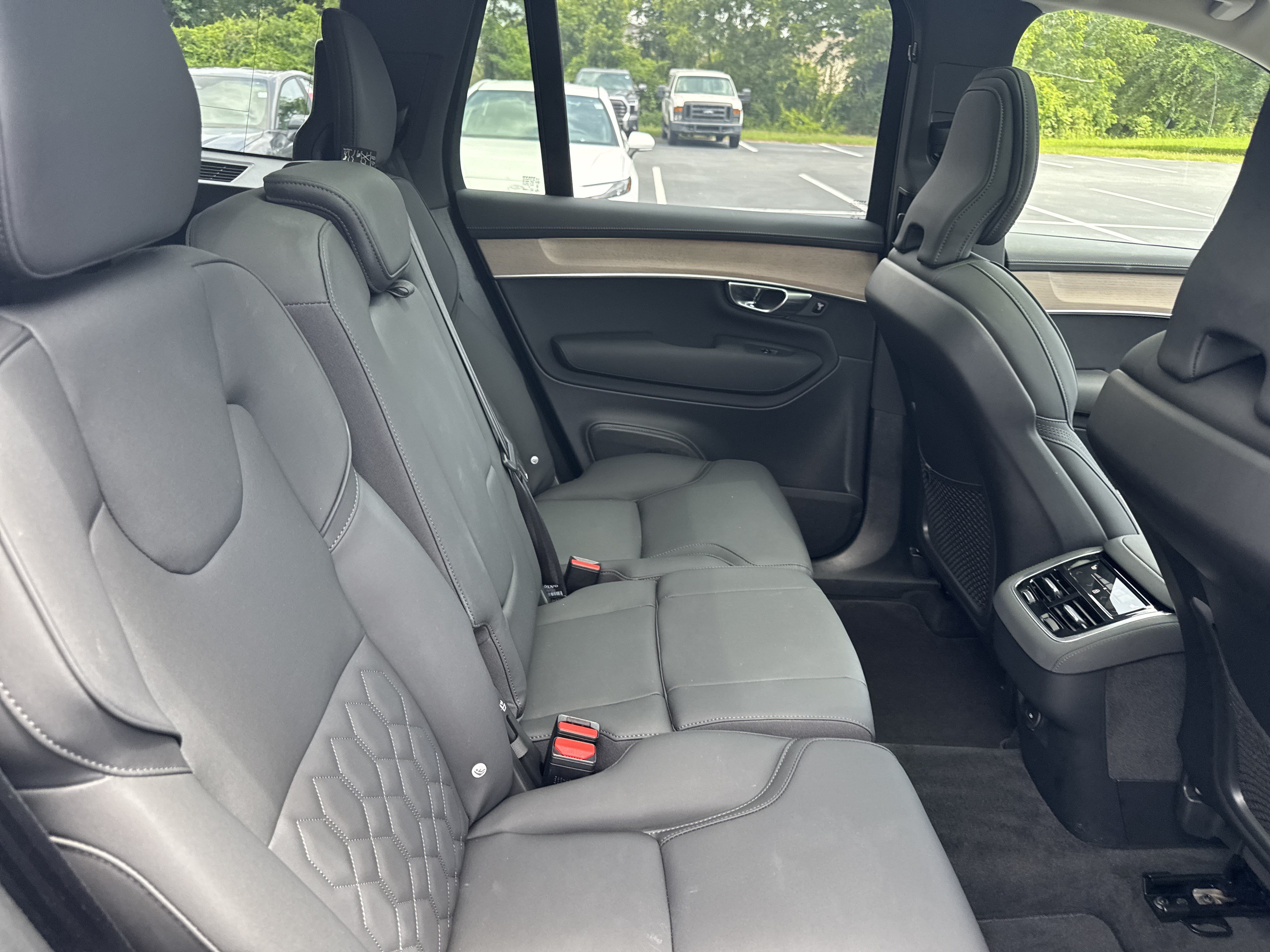 Used 2025 Volvo XC90 B6 Plus AWD/4WD image 34
