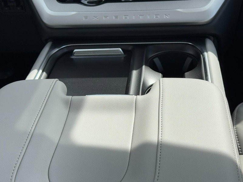 New 2026 Ford Expedition Max Active AWD/4WD image 10