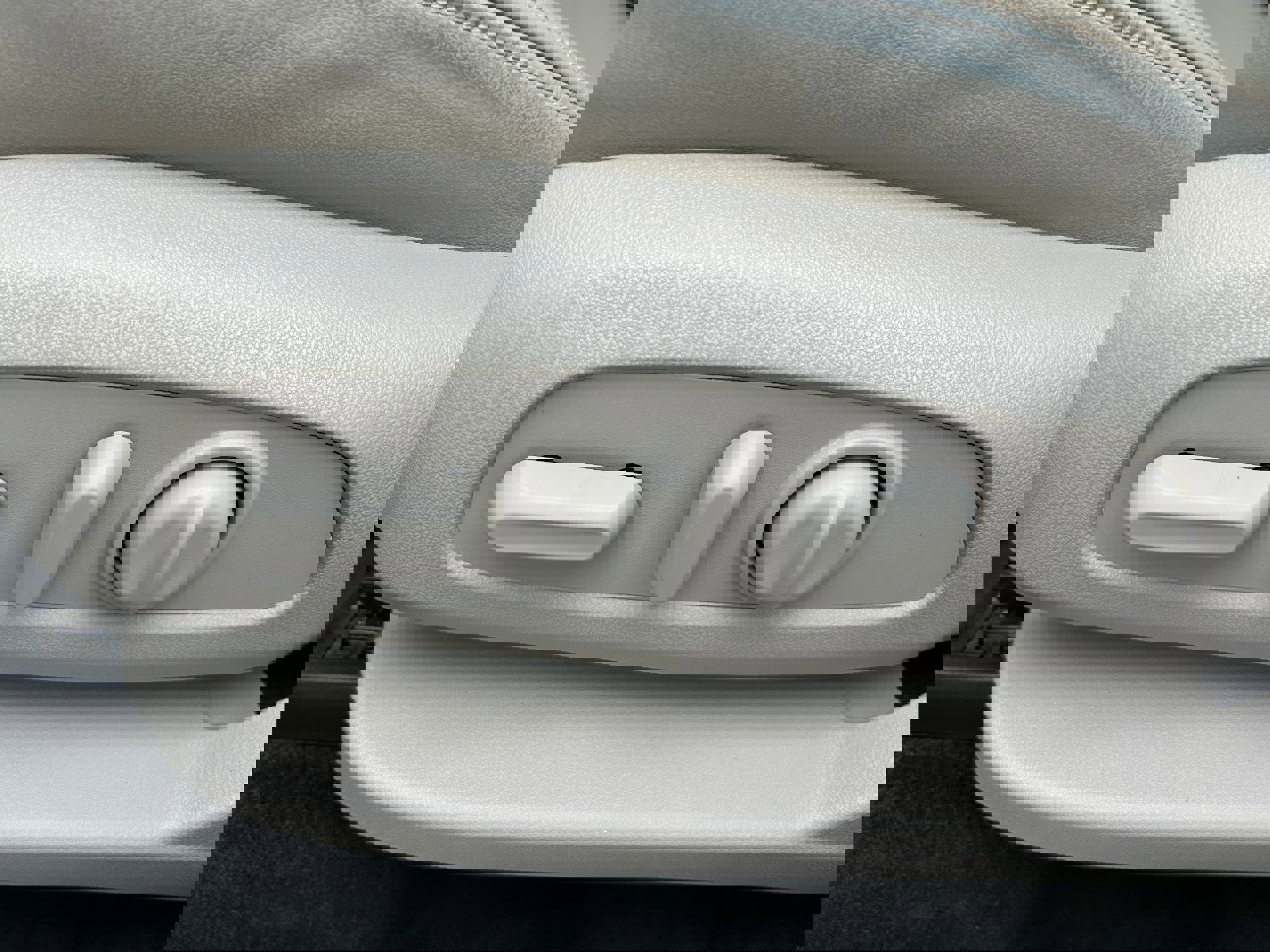 Used 2019 Buick Enclave Essence FWD image 15