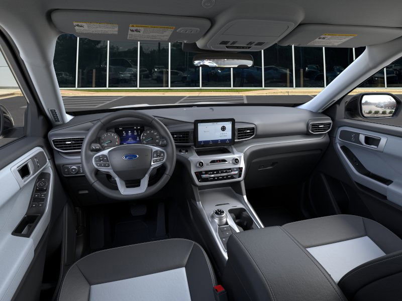 New 2024 Ford Explorer XLT w/ Equipment Group 202A image 9