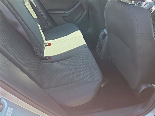 Used 2015 Volkswagen Jetta SE FWD image 18